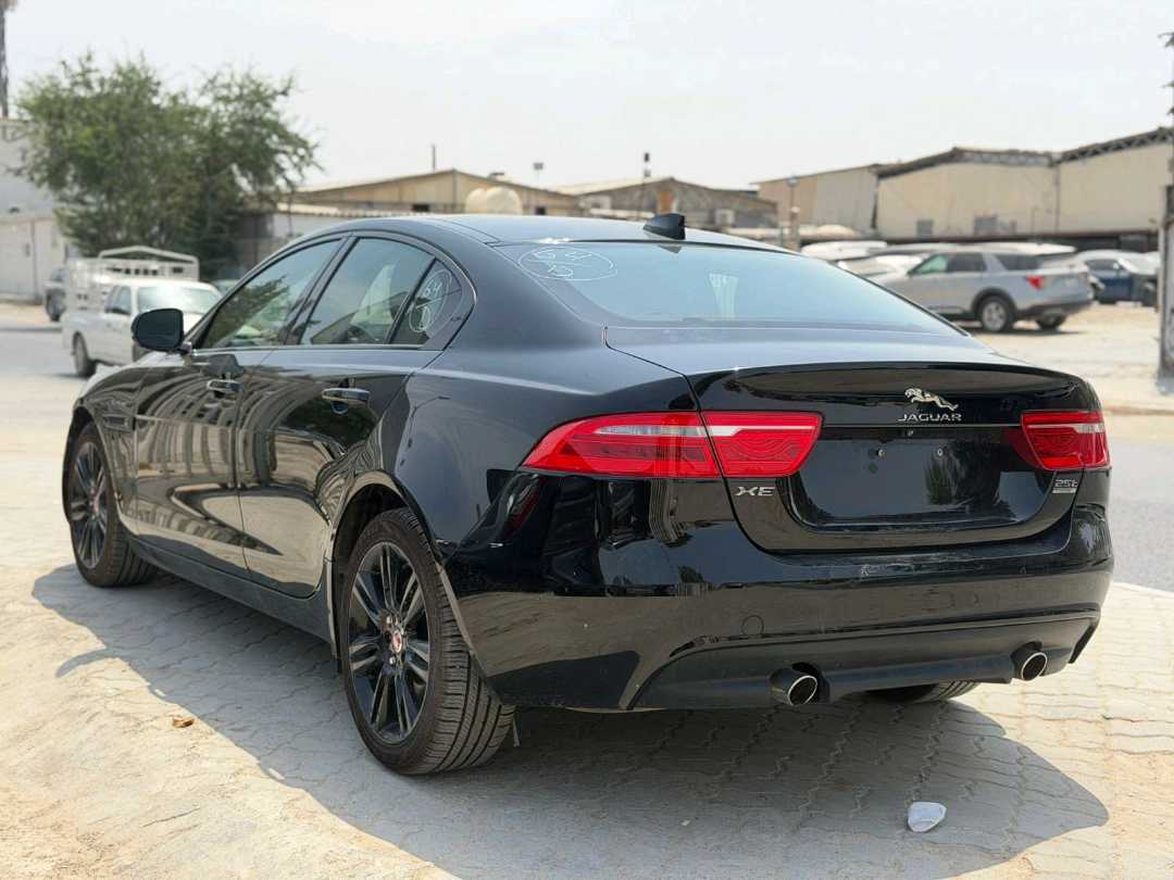 Car Image 2018 JAGUAR XE