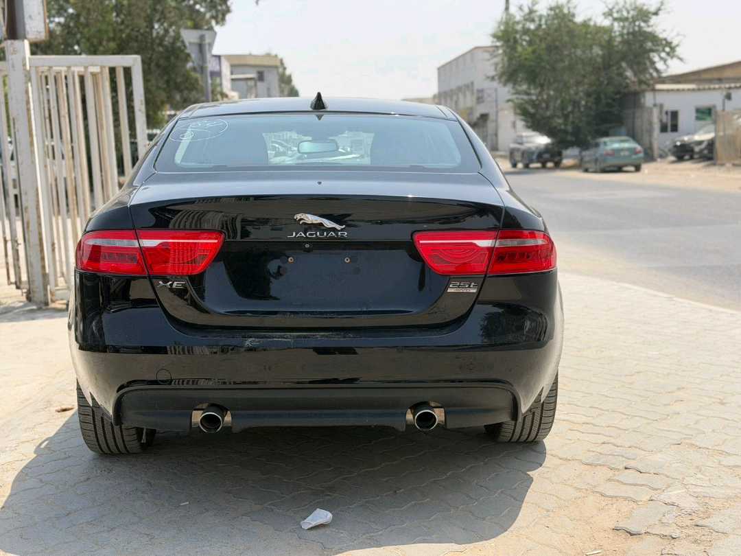 Car Image 2018 JAGUAR XE