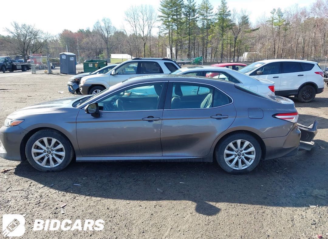 Car Image 2018 TOYOTA CAMRY