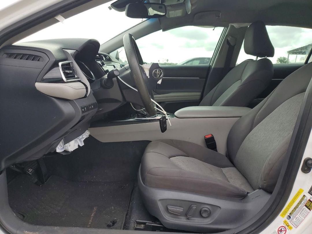 Car Image 2018 TOYOTA CAMRY