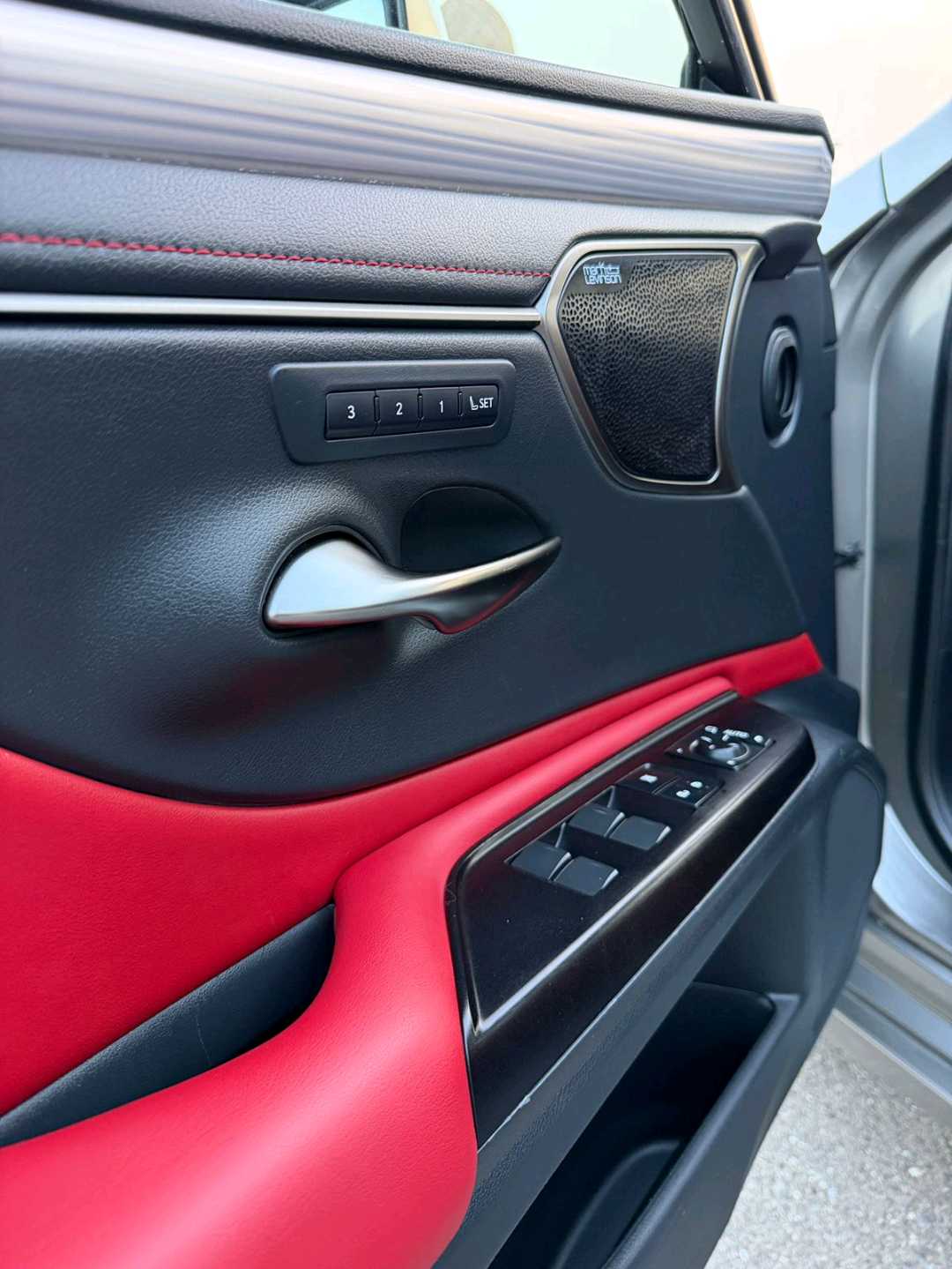 Car Image 2020 LEXUS ES 350