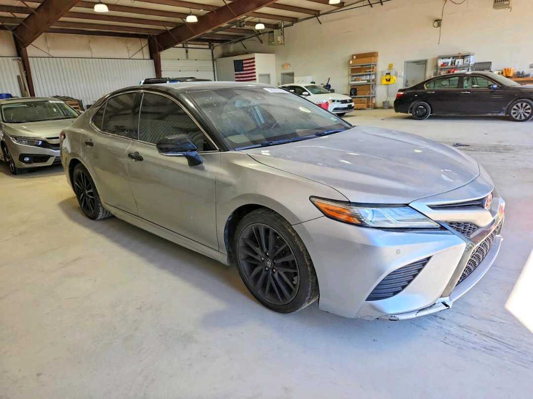 Car Image 2018 TOYOTA CAMRY