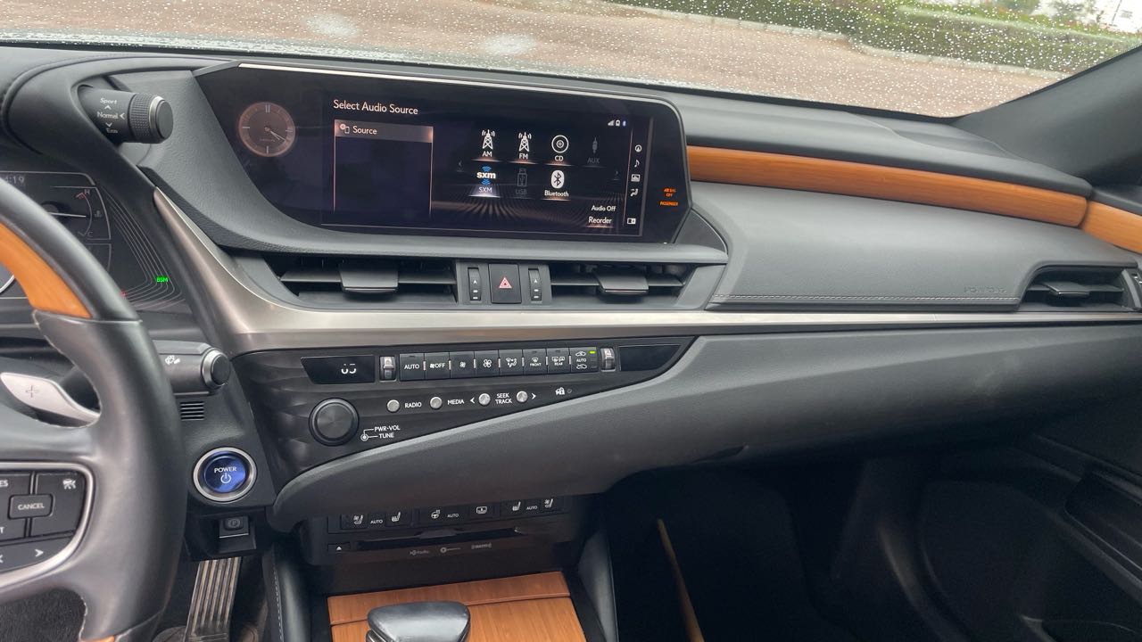 Car Image 2020 LEXUS ES 300