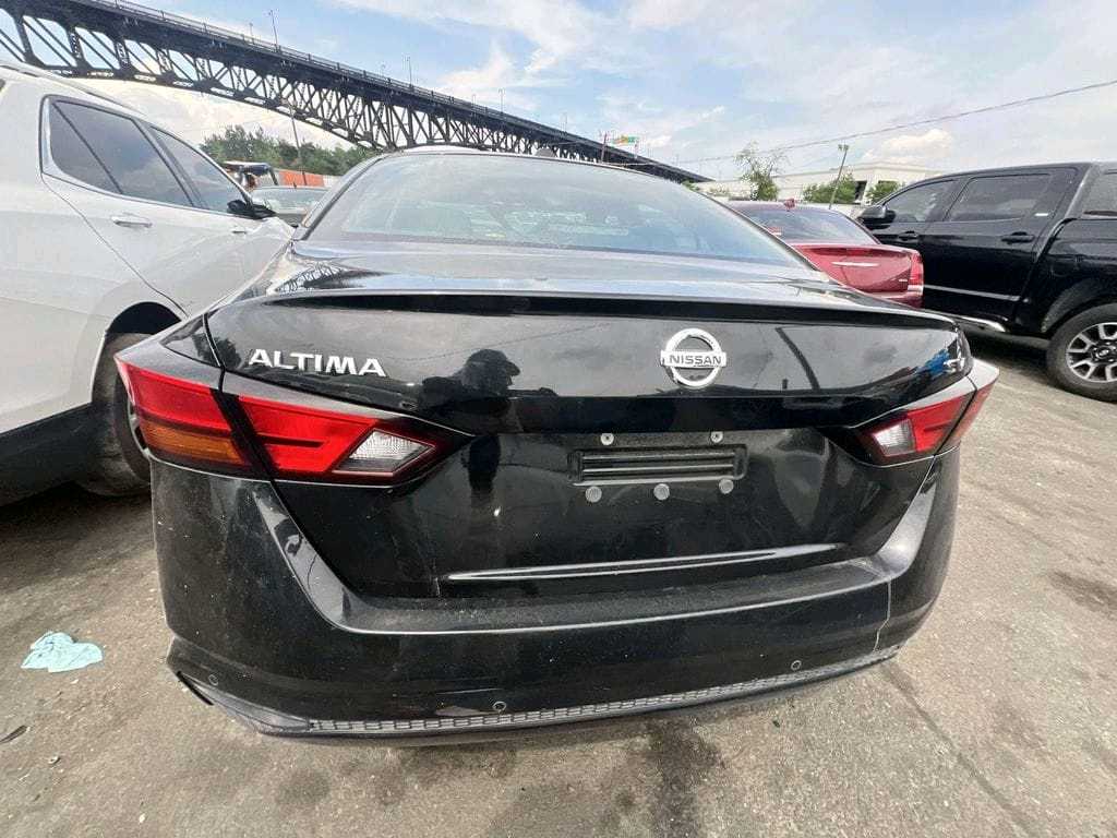 Car Image 2021 NISSAN ALTIMA