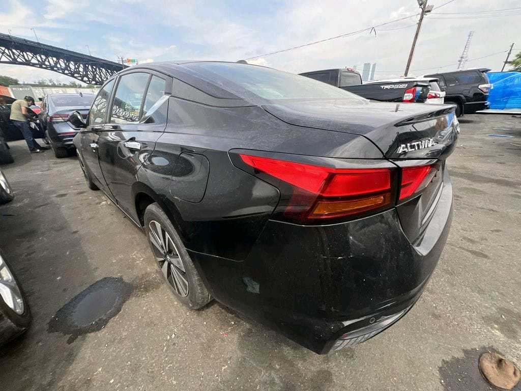 Car Image 2021 NISSAN ALTIMA