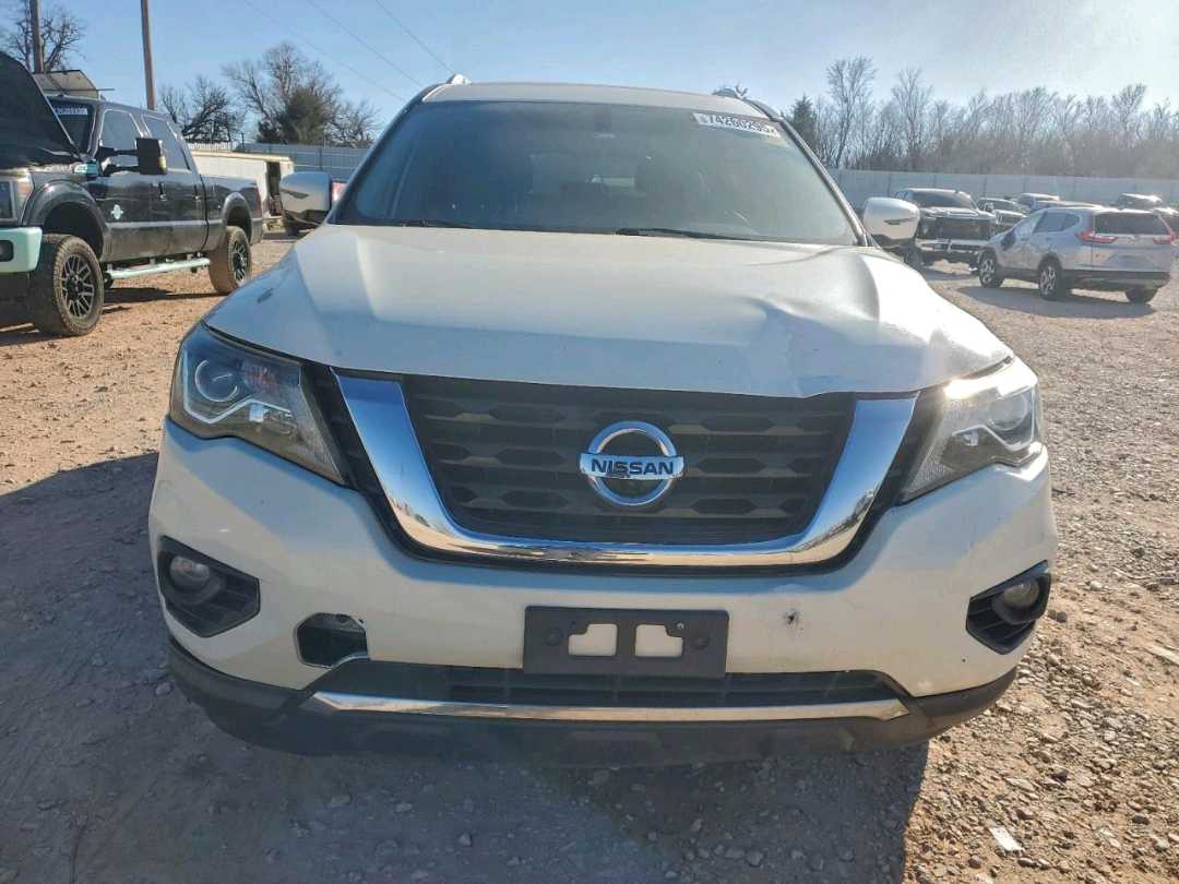 Car Image 2017 NISSAN PATHFINDER