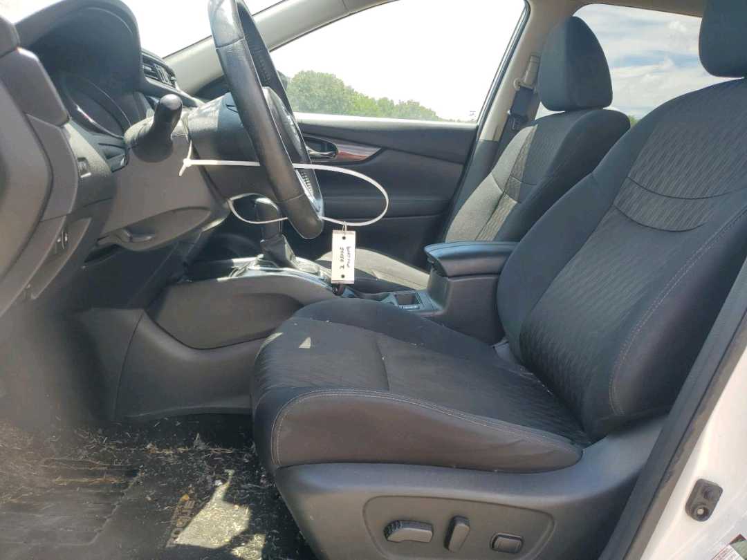 Car Image 2019 NISSAN ROGUE