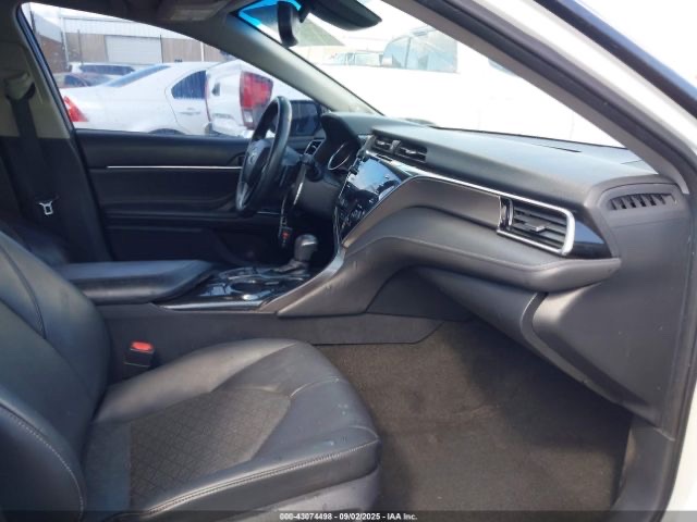 Car Image 2018 TOYOTA CAMRY