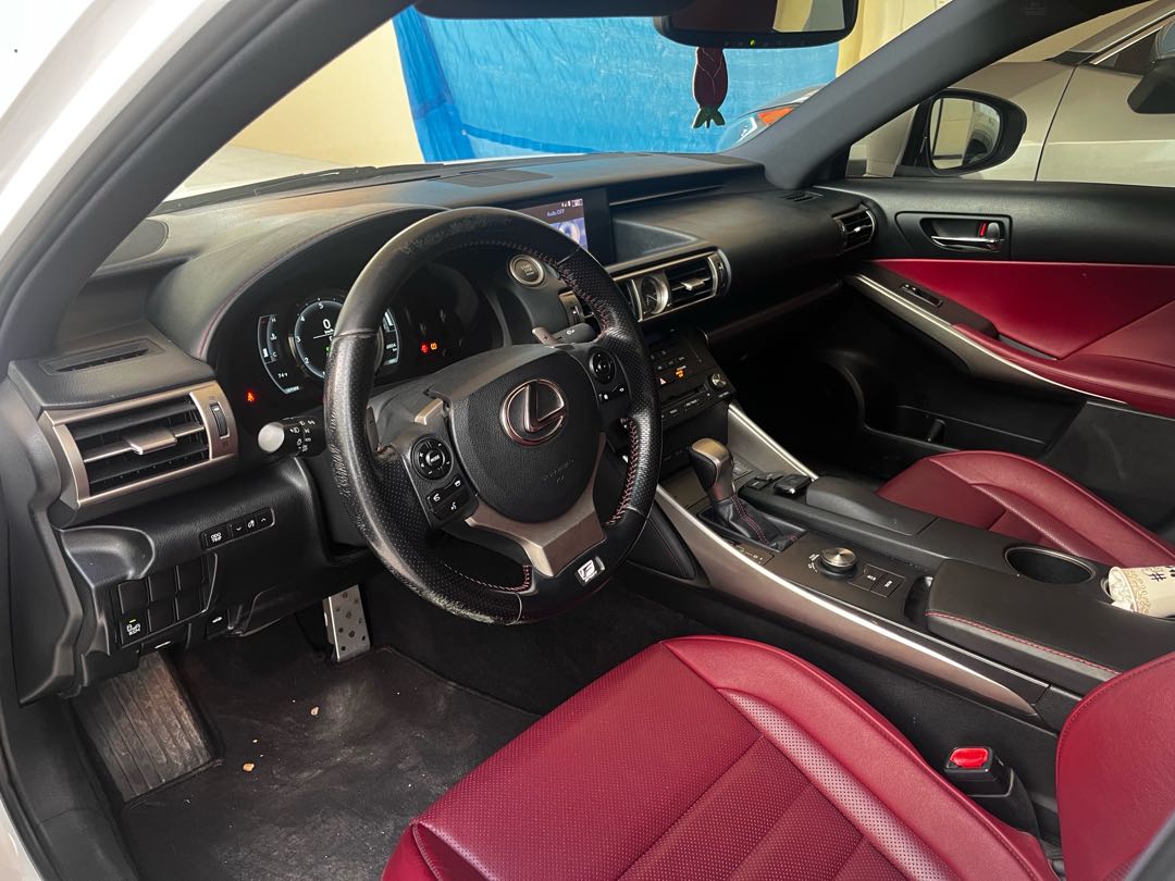 Car Image 2016 LEXUS IS 200