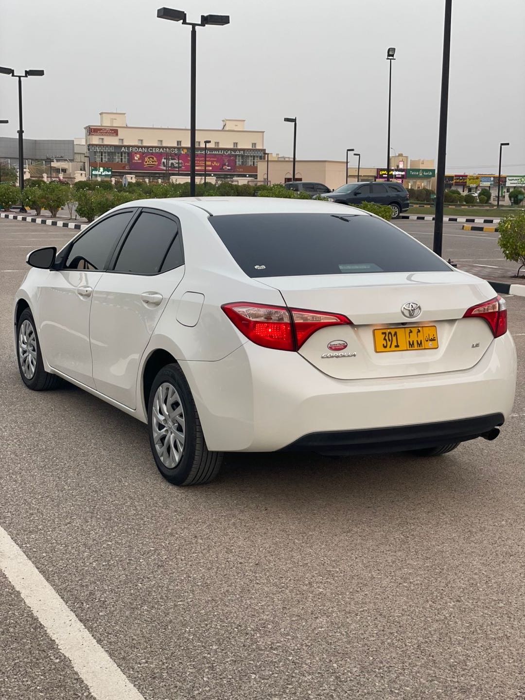 Car Image 2018 TOYOTA COROLLA LE