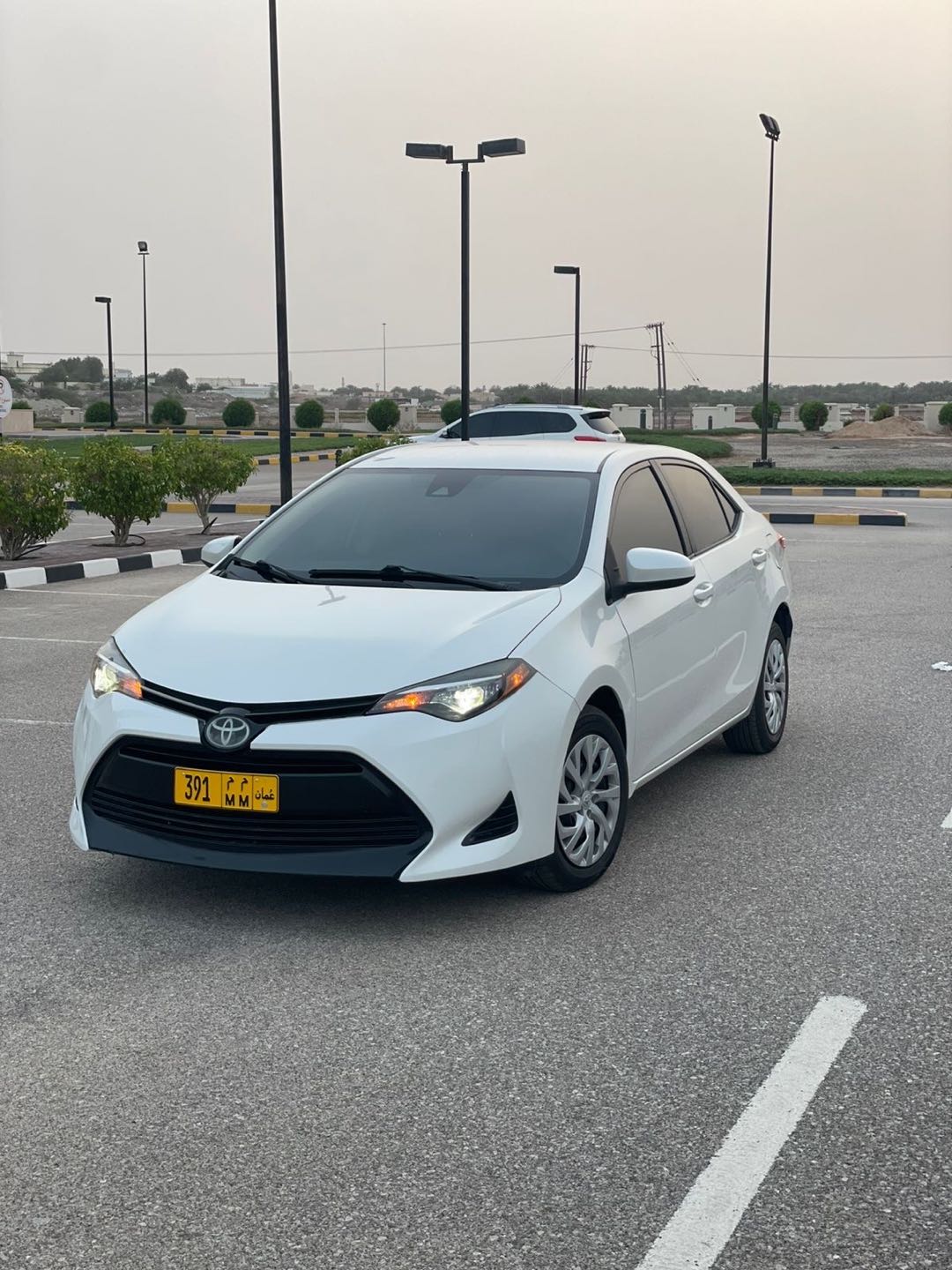 Car Image 2018 TOYOTA COROLLA LE