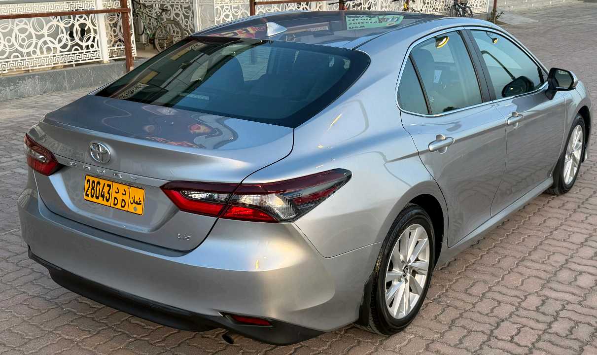Car Image 2022 TOYOTA CAMRY LE