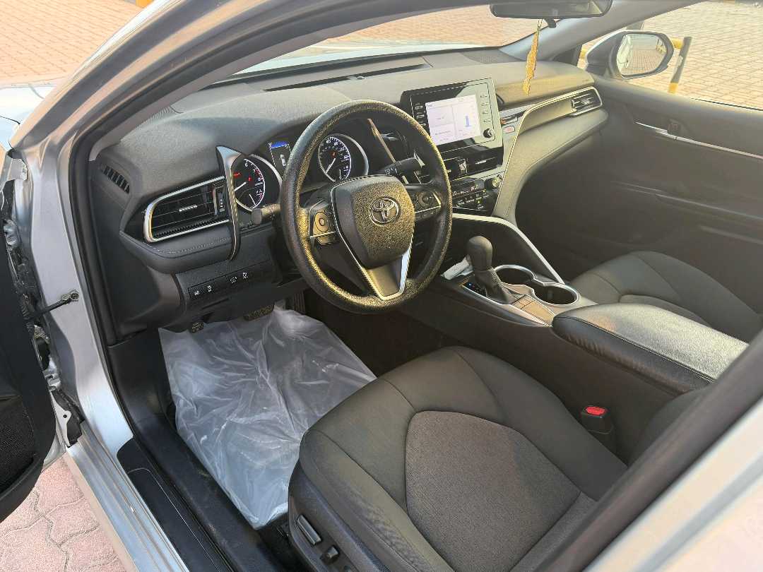 Car Image 2022 TOYOTA CAMRY LE