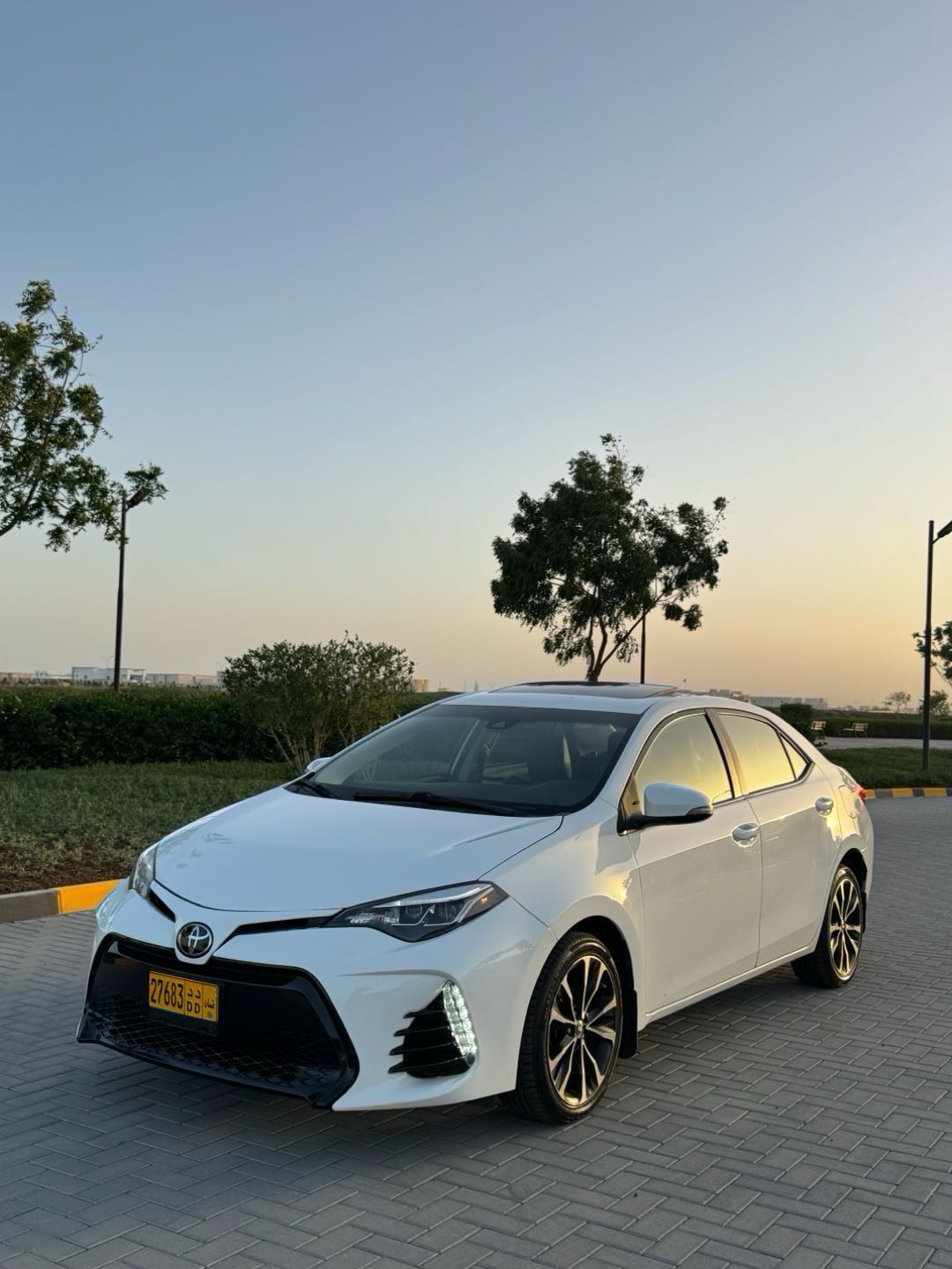 Car Image 2017 TOYOTA COROLLA SE