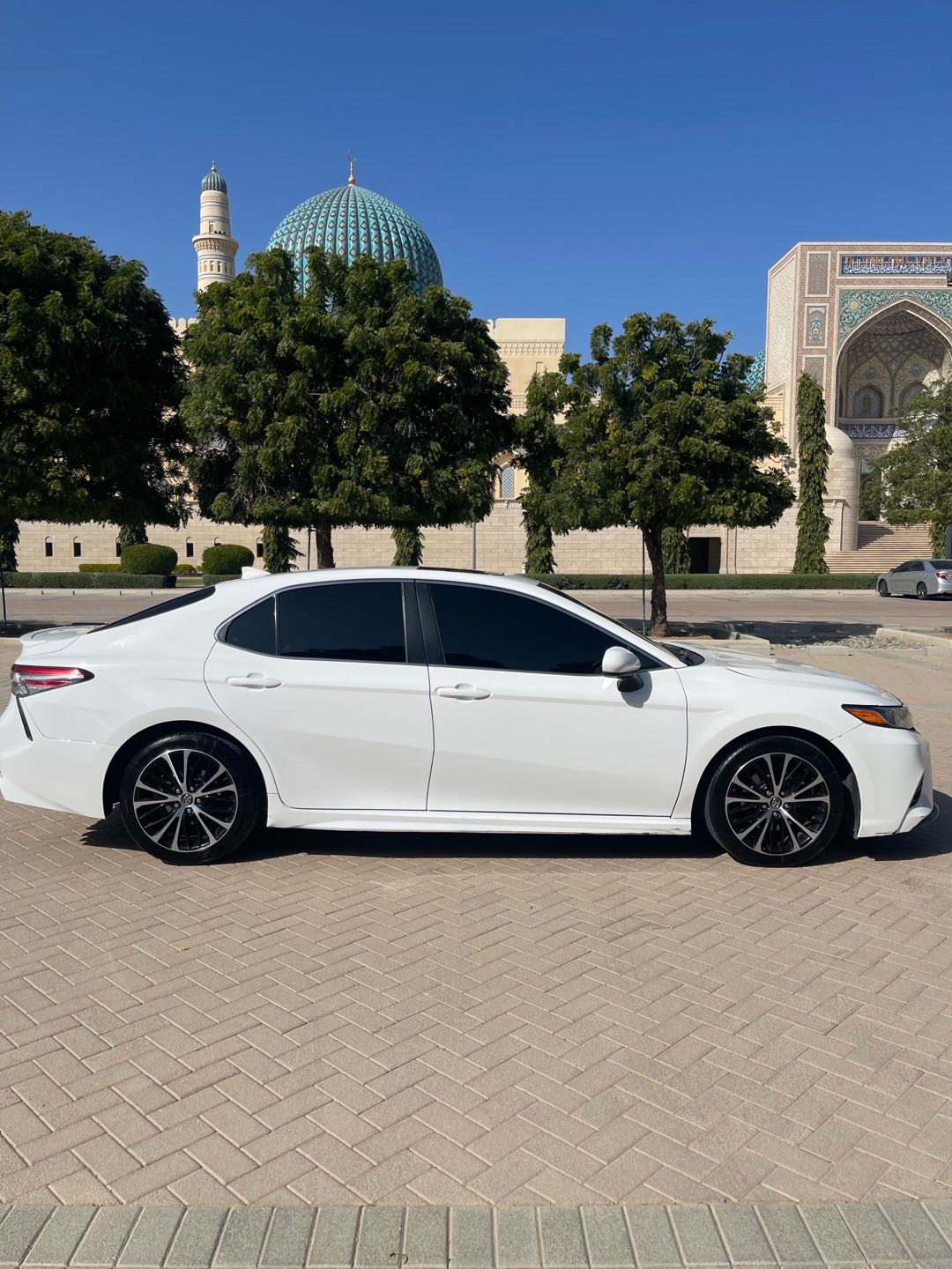 Car Image 2019 TOYOTA CAMRY SE