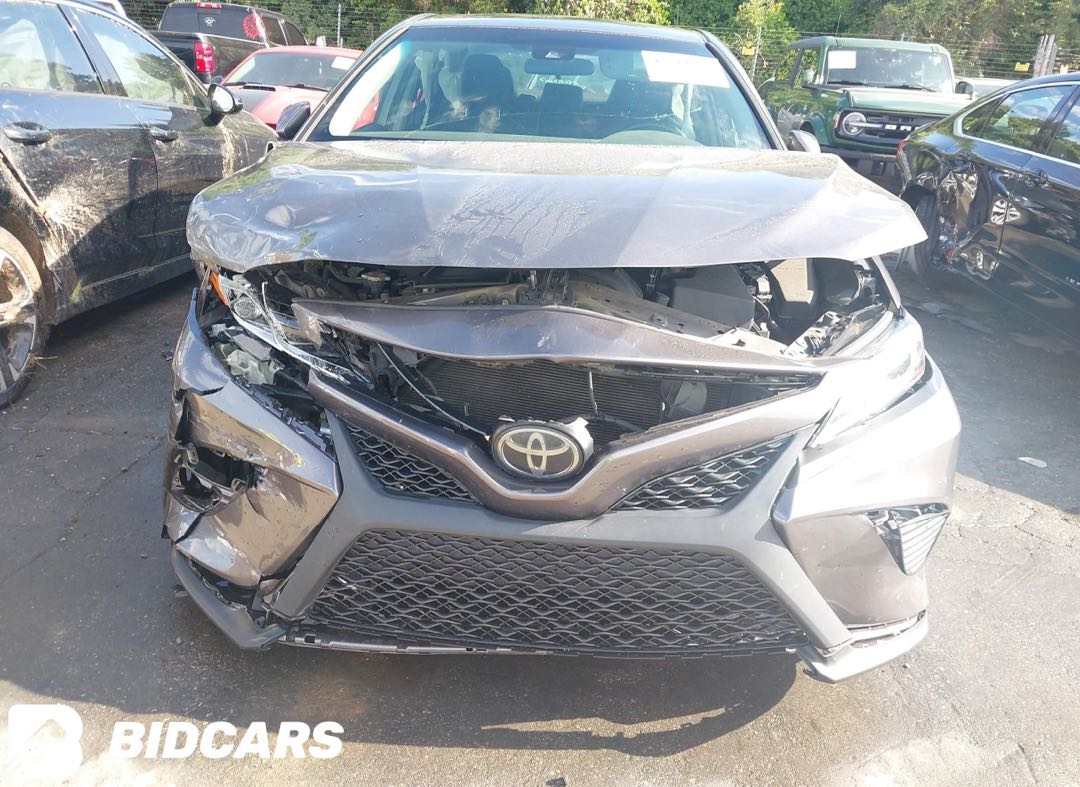 Car Image 2018 TOYOTA CAMRY