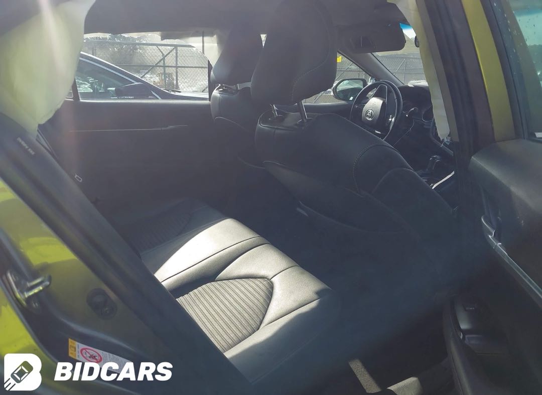 Car Image 2018 TOYOTA CAMRY