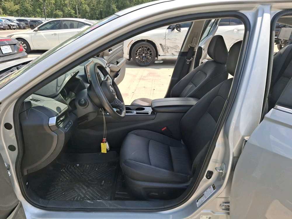 Car Image 2021 NISSAN ALTIMA
