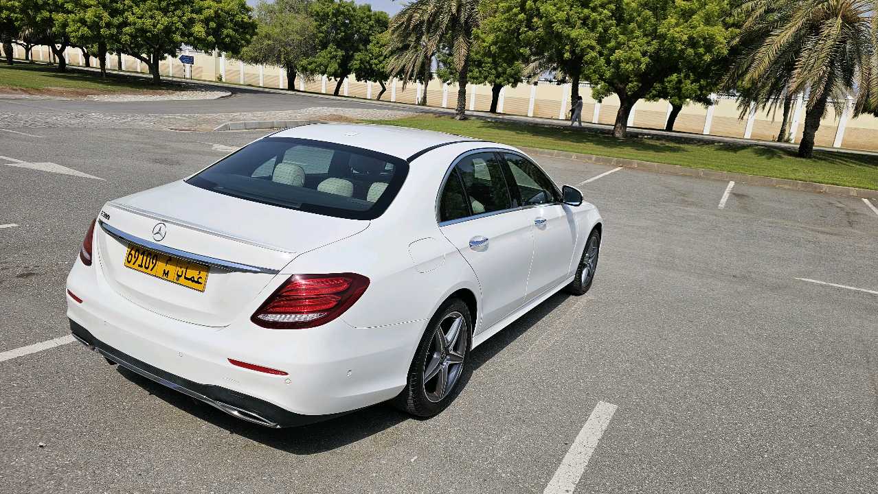 Car Image 2019 MERCEDES E Class 300