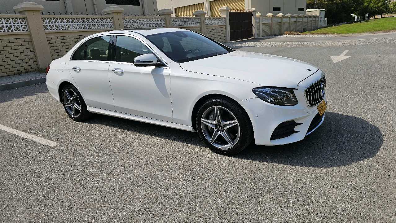 Car Image 2019 MERCEDES E Class 300