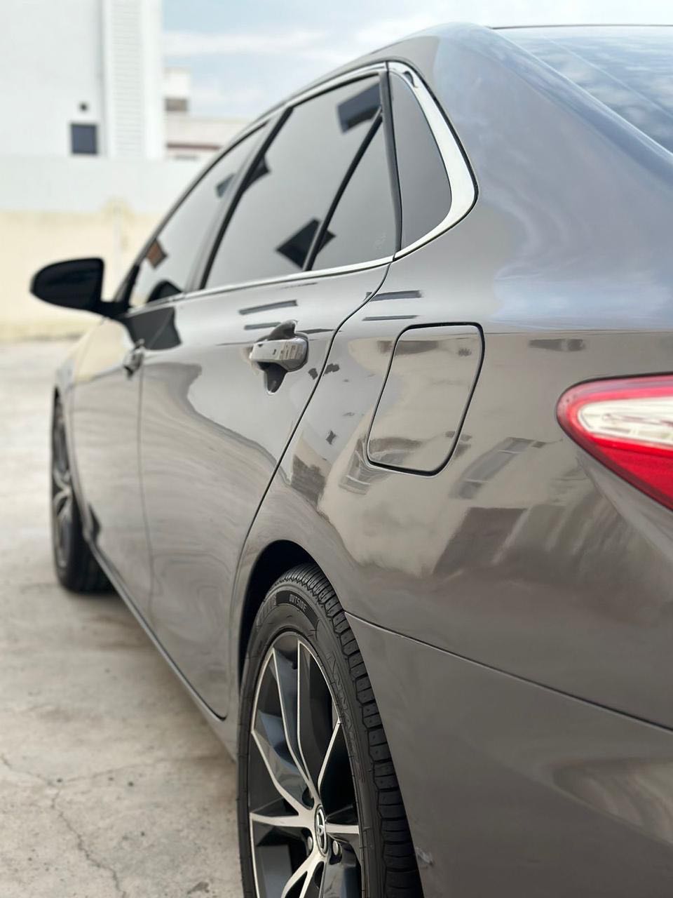 Car Image 2016 TOYOTA CAMRY XSE