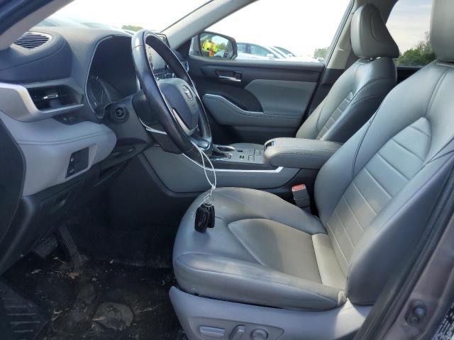 Car Image 2022 TOYOTA HIGHLANDER