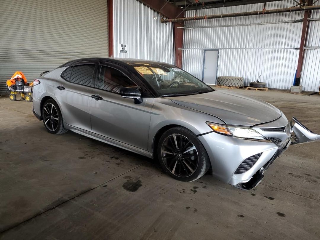 Car Image 2018 TOYOTA CAMRY