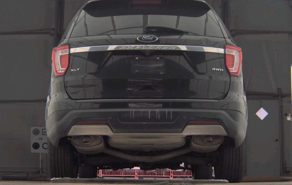 Car Image 2019 FORD EXPLORER