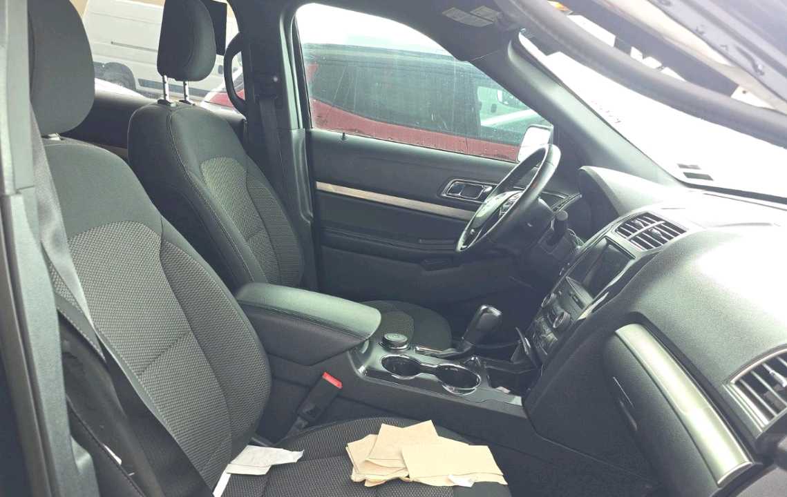 Car Image 2019 FORD EXPLORER