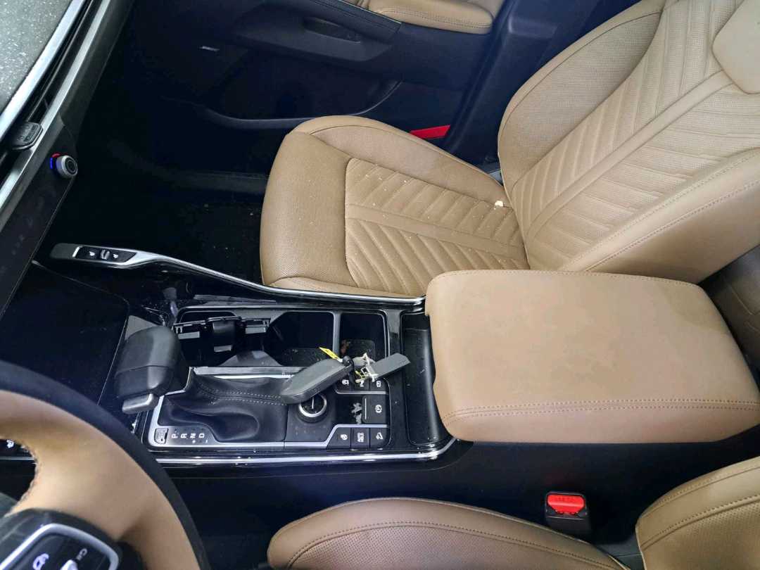 Car Image 2025 KIA SORENTO