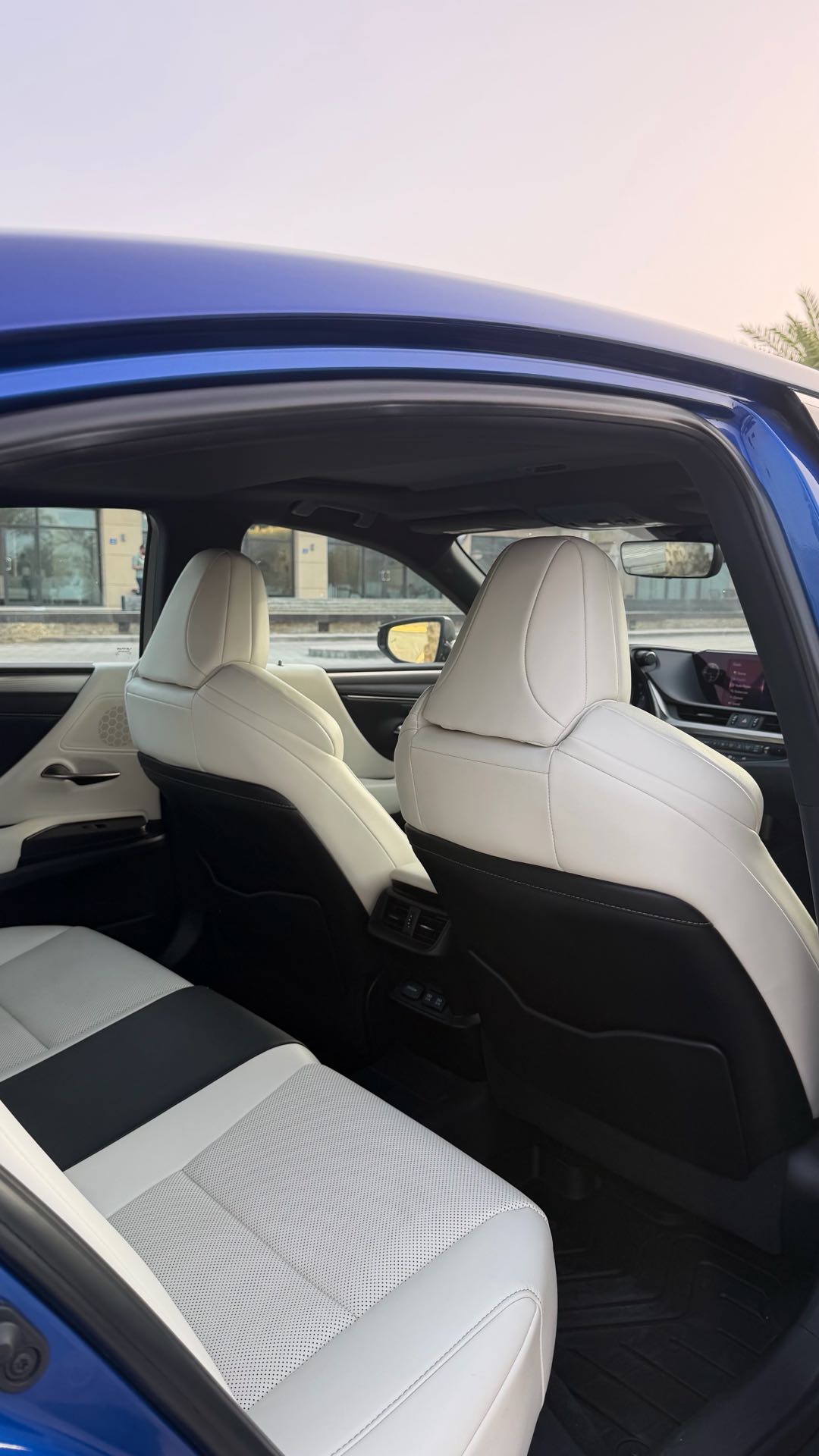 Car Image 2021 LEXUS ES F350