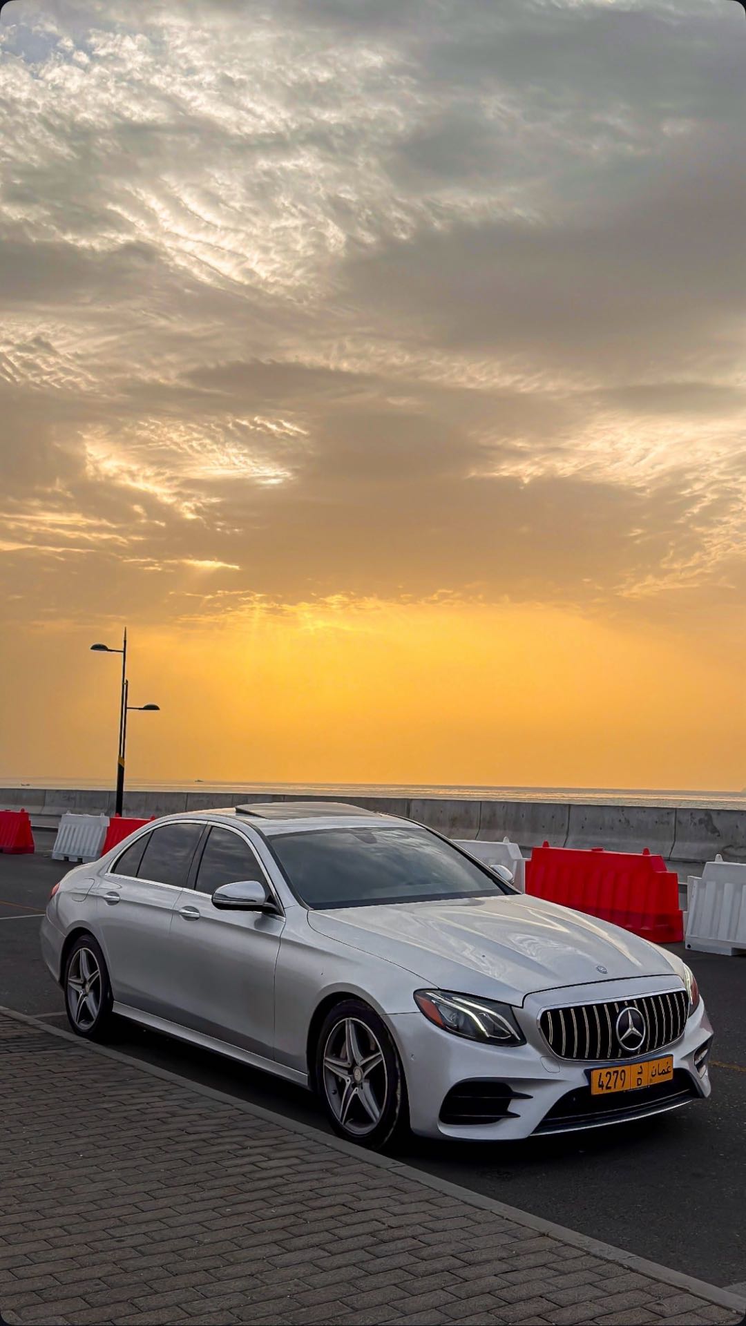 Car Image 2017 MERCEDES E Class 300