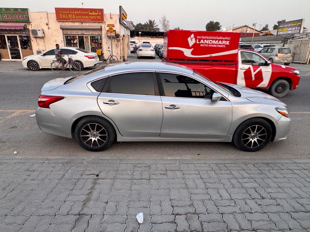 Car Image 2016 NISSAN ALTIMA