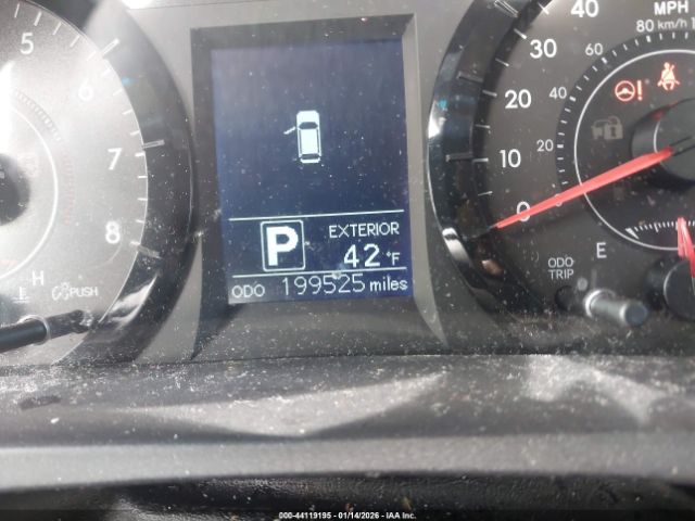 Car Image 2015 TOYOTA SIENNA