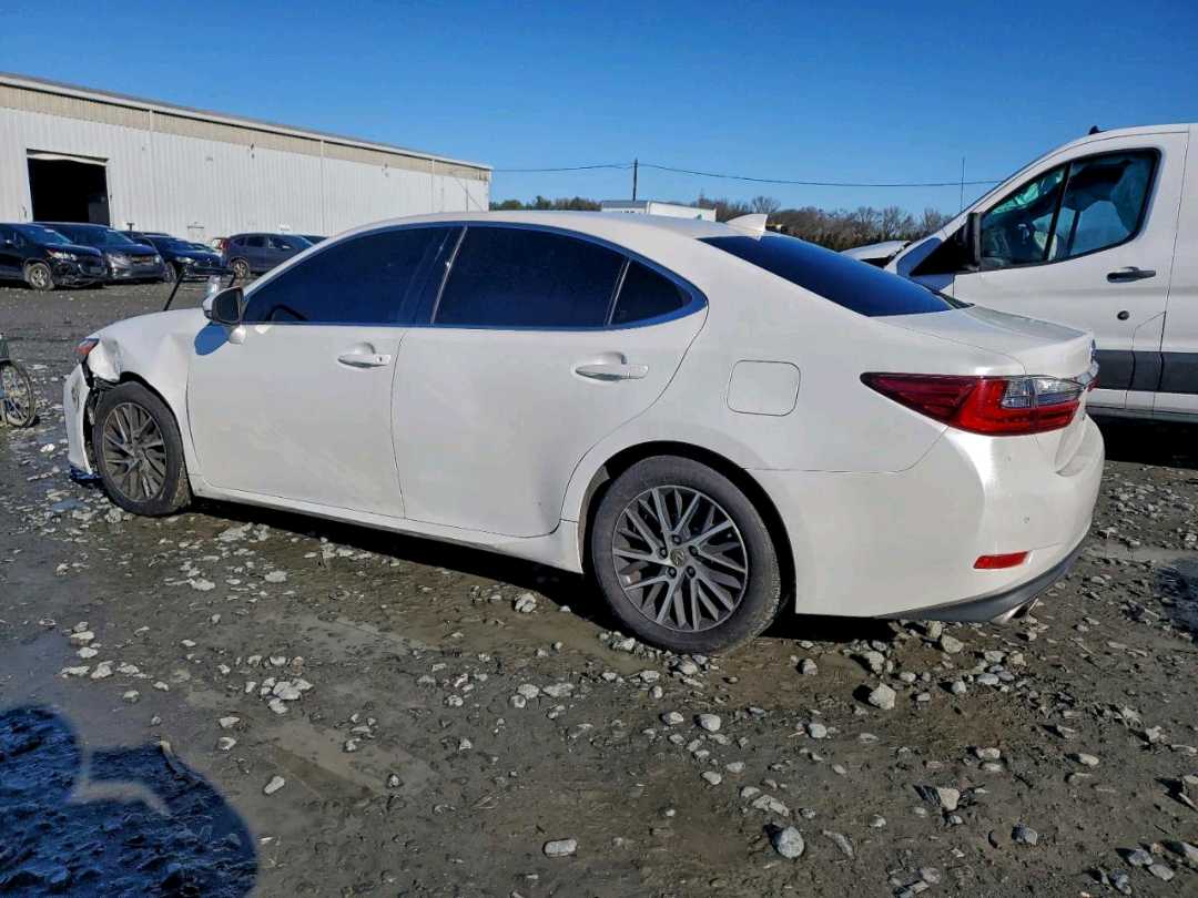 Car Image 2017 LEXUS ES