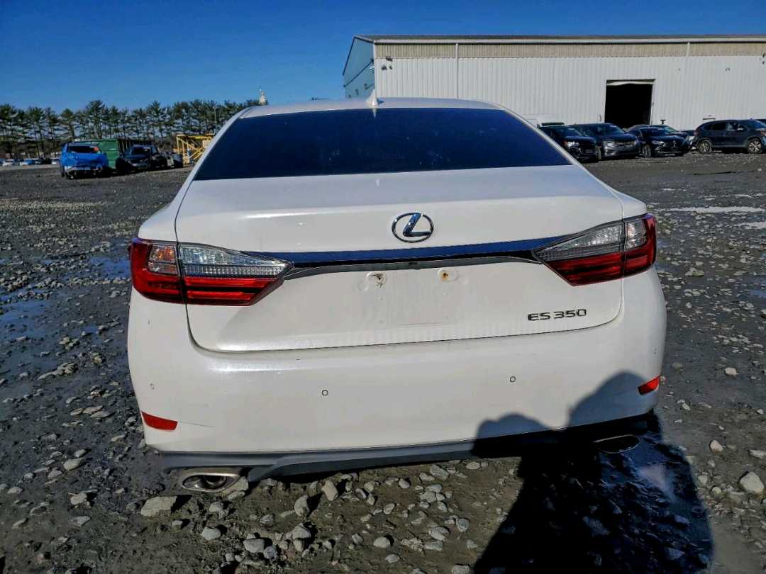 Car Image 2017 LEXUS ES