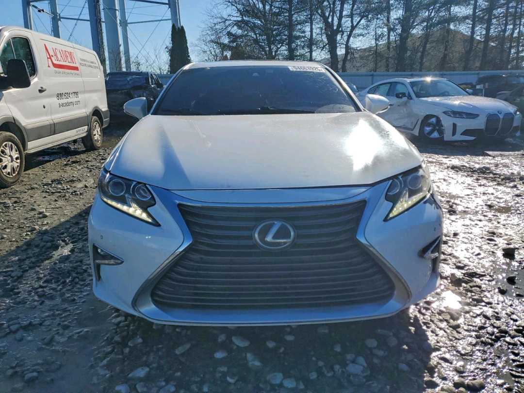 Car Image 2017 LEXUS ES