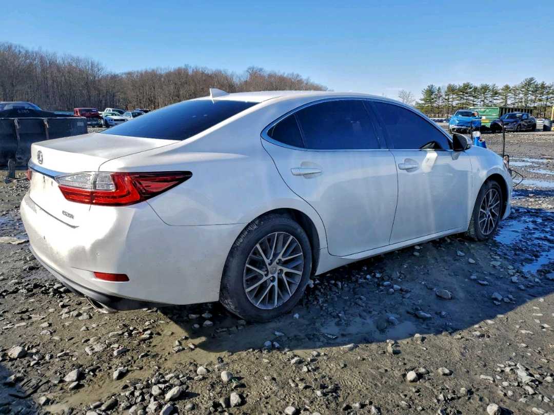 Car Image 2017 LEXUS ES