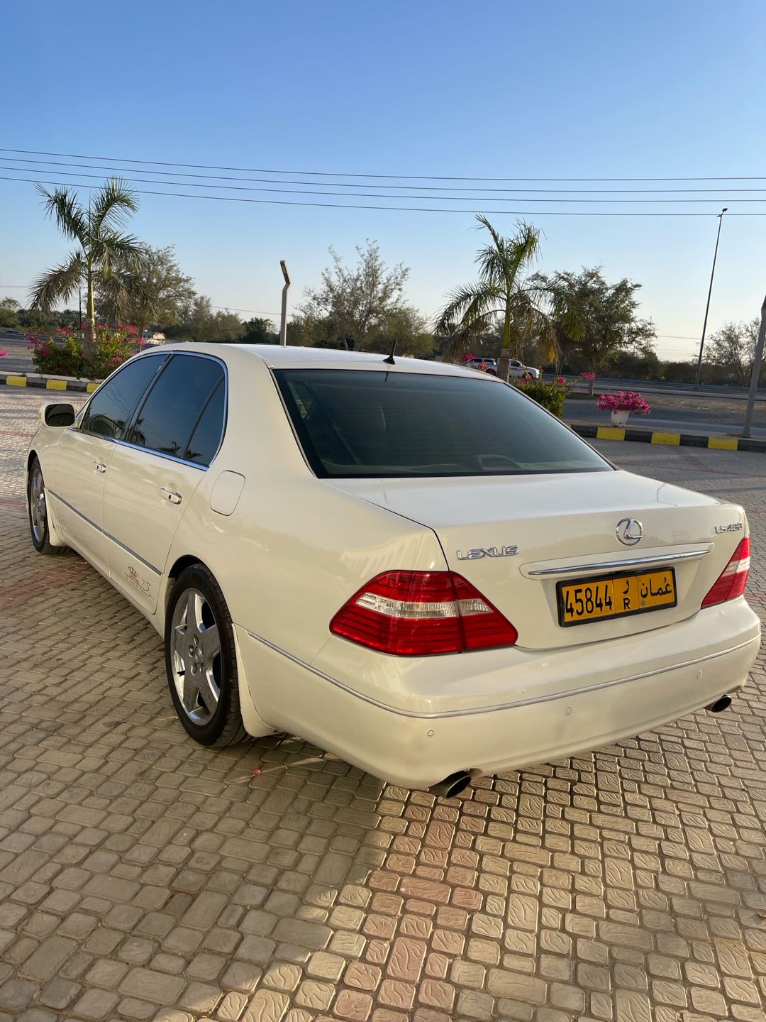 Car Image 2004 LEXUS LS 430