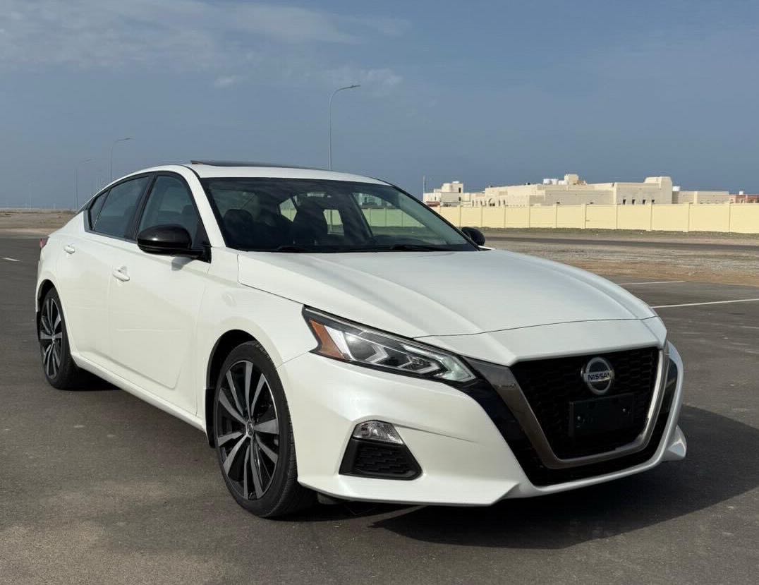 Car Image 2019 NISSAN ALTIMA SR