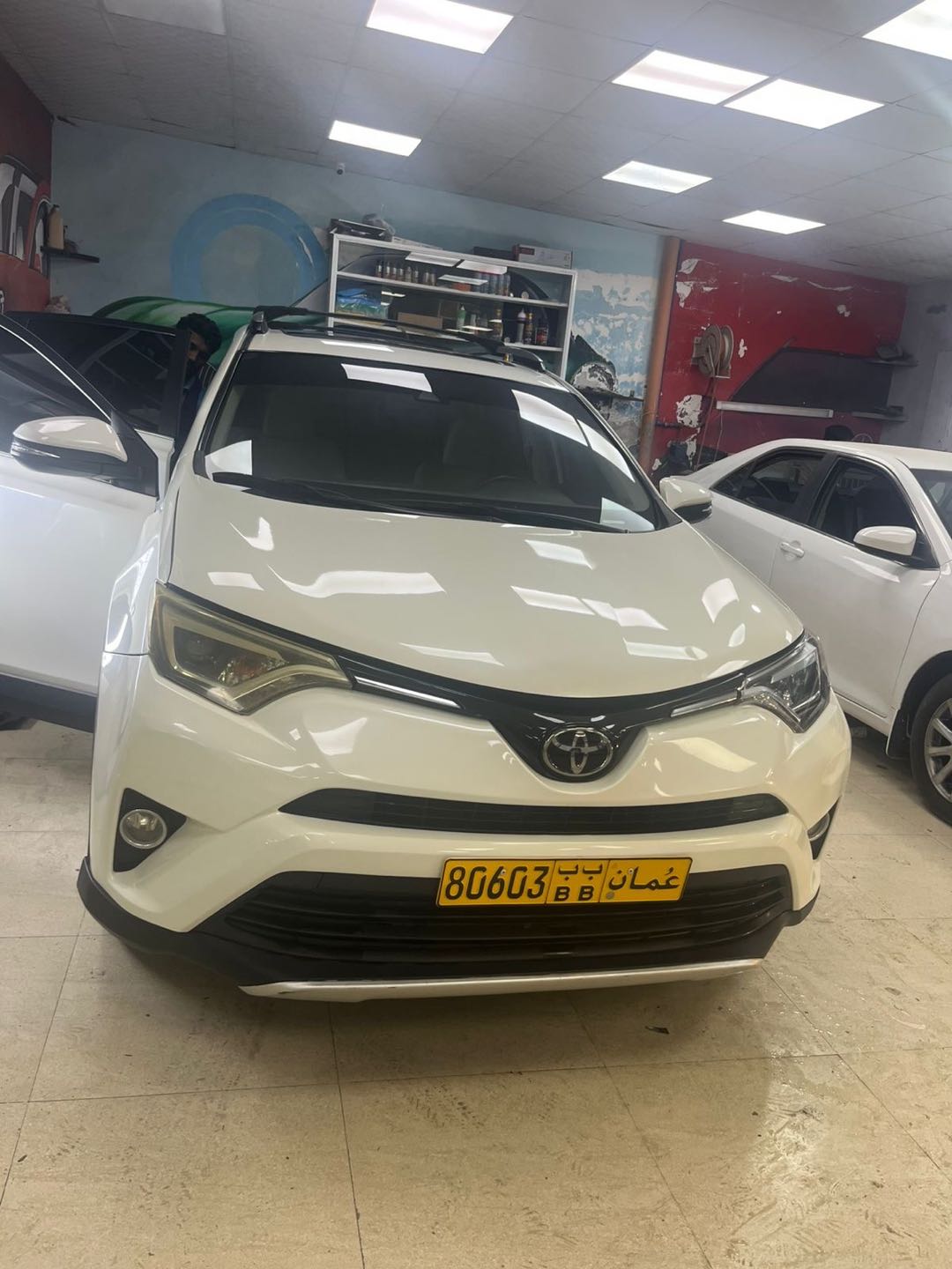 Car Image 2017 TOYOTA RAV4 LIMITED