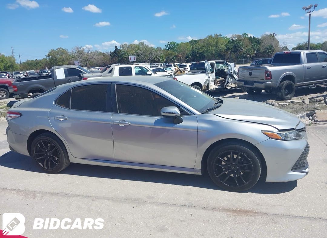 Car Image 2018 TOYOTA CAMRY