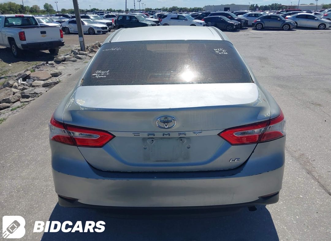 Car Image 2018 TOYOTA CAMRY