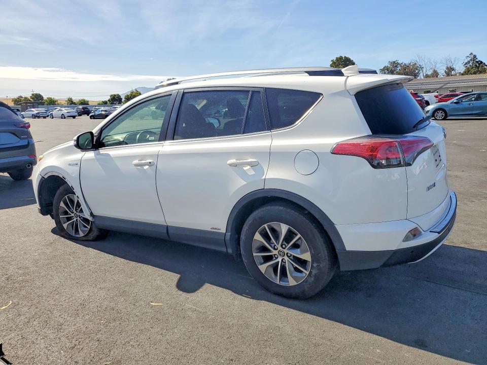 Car Image 2017 TOYOTA RAV4