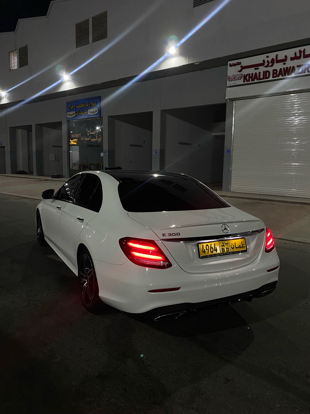 Car Image 2019 MERCEDES E Class 300