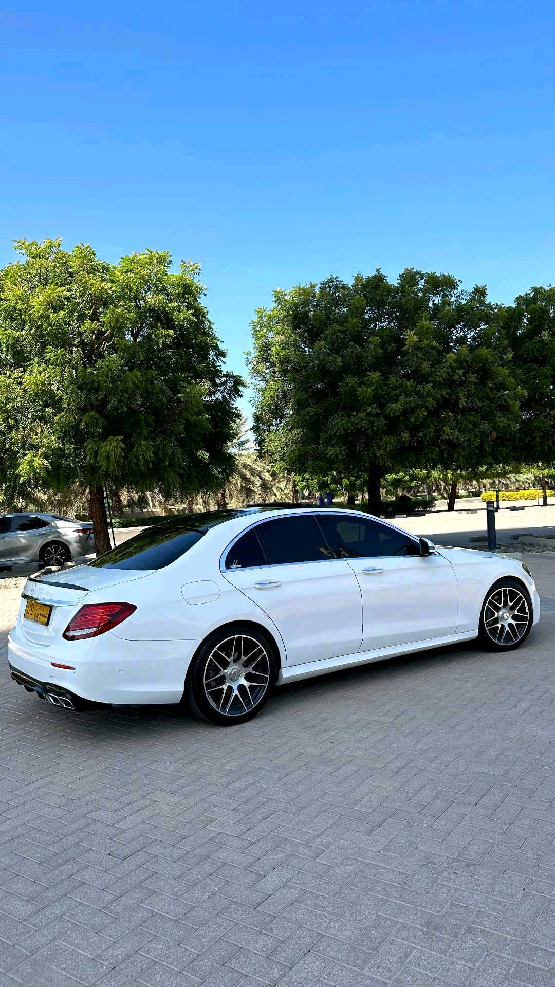 Car Image 2017 MERCEDES E Class 300