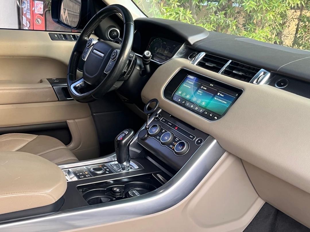 Car Image 2017 LAND ROVER SPORT  