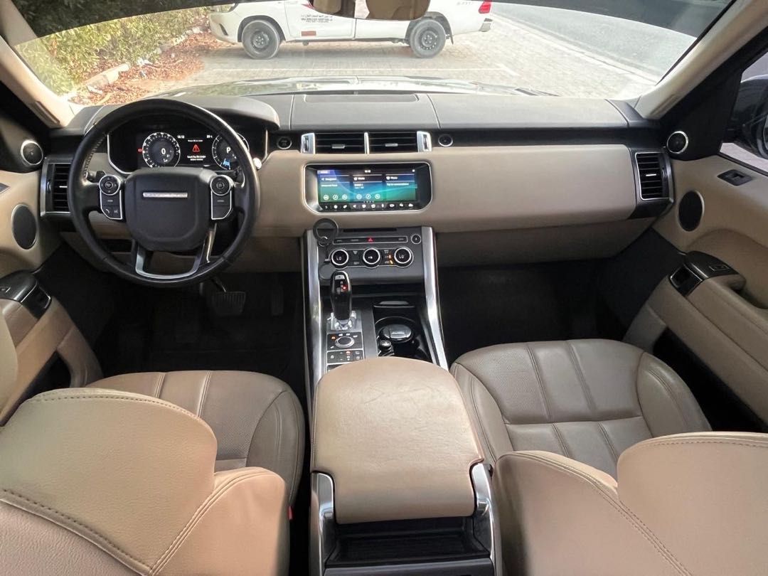 Car Image 2017 LAND ROVER SPORT  