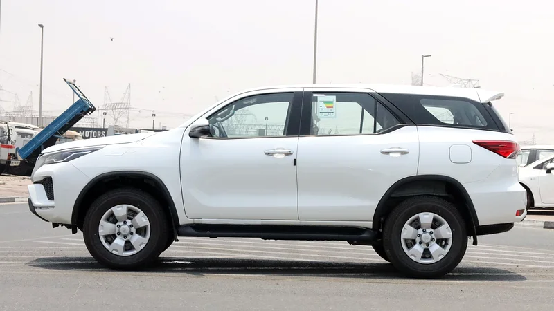 Car Image 2025 TOYOTA FORTUNER 