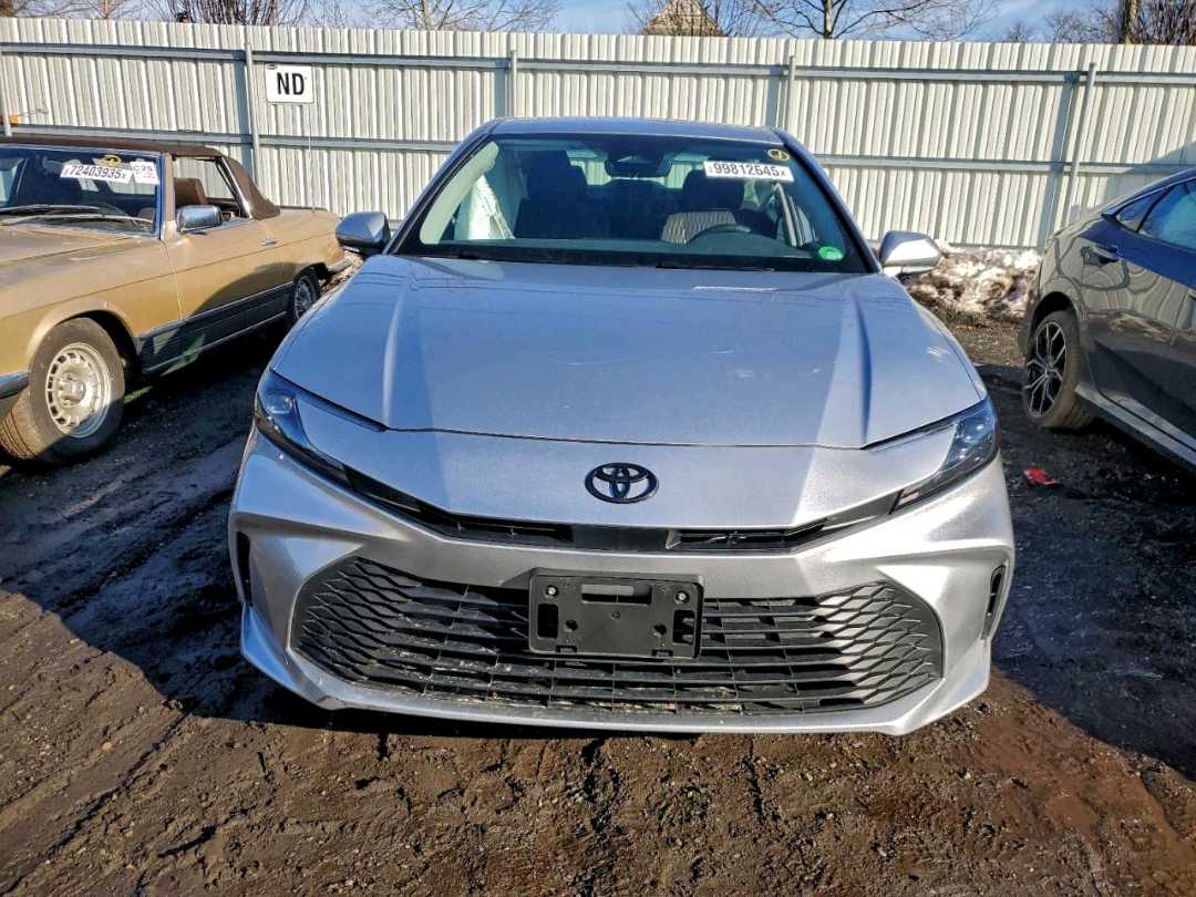 Car Image 2025 TOYOTA CAMRY